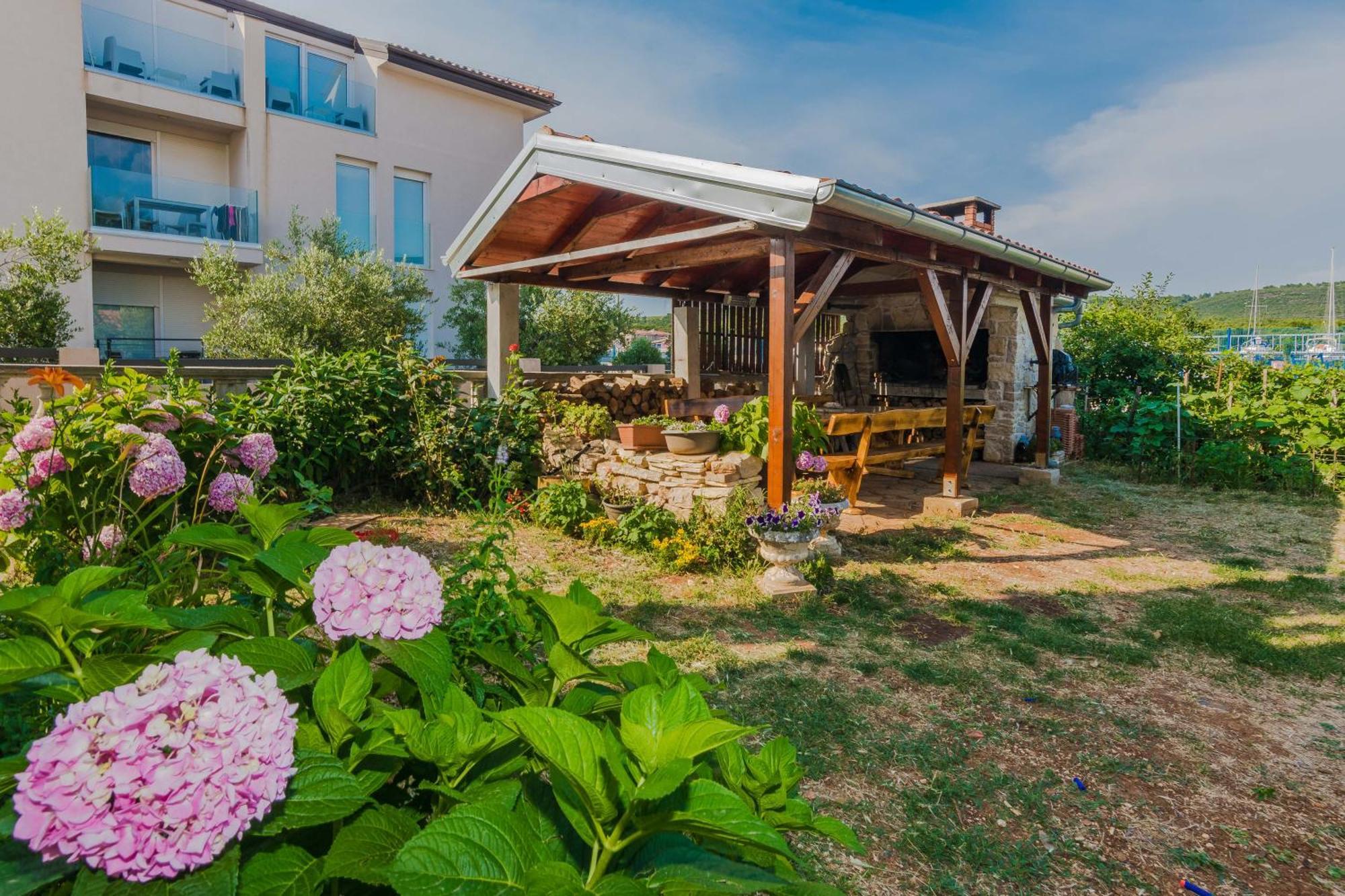 Luxury Apartments Monika Near The Sea With Private Parking Bibinje Kültér fotó
